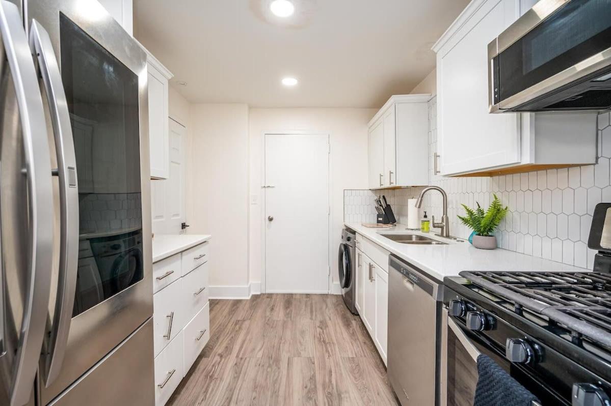 2B1B Modern Downtown Atl Condo W 1 Free Parking Lm1007 แอตแลนตา ภายนอก รูปภาพ