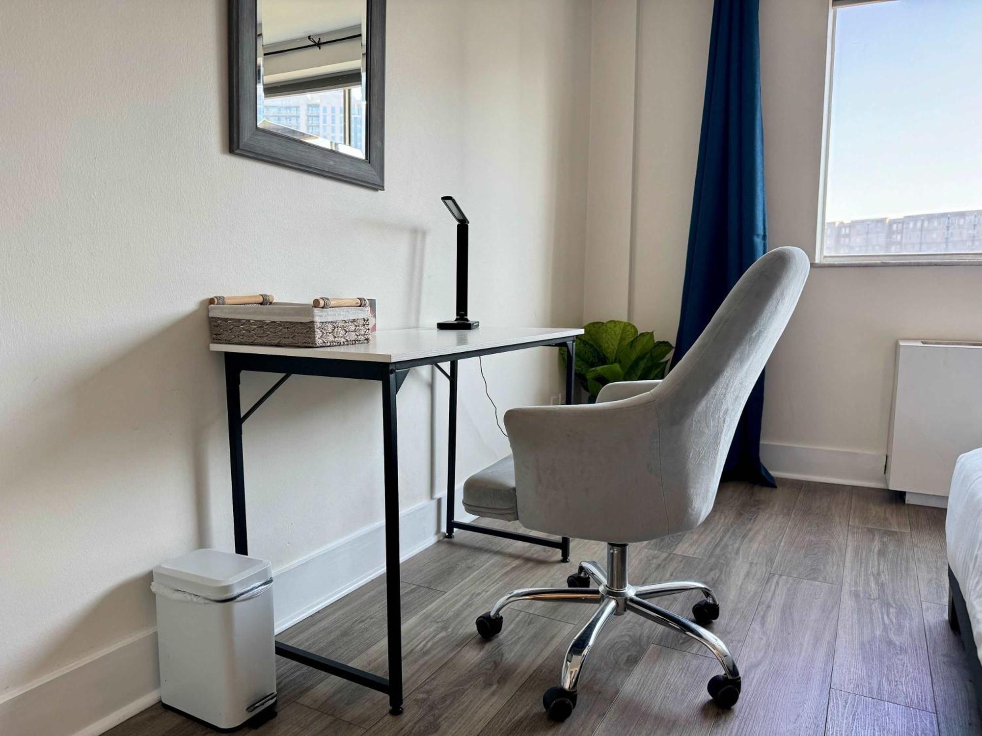 2B1B Modern Downtown Atl Condo W 1 Free Parking Lm1007 แอตแลนตา ภายนอก รูปภาพ