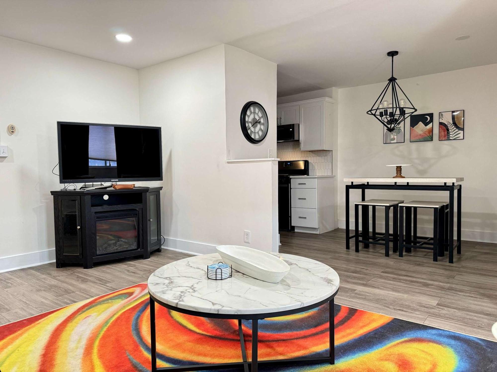 2B1B Modern Downtown Atl Condo W 1 Free Parking Lm1007 แอตแลนตา ภายนอก รูปภาพ